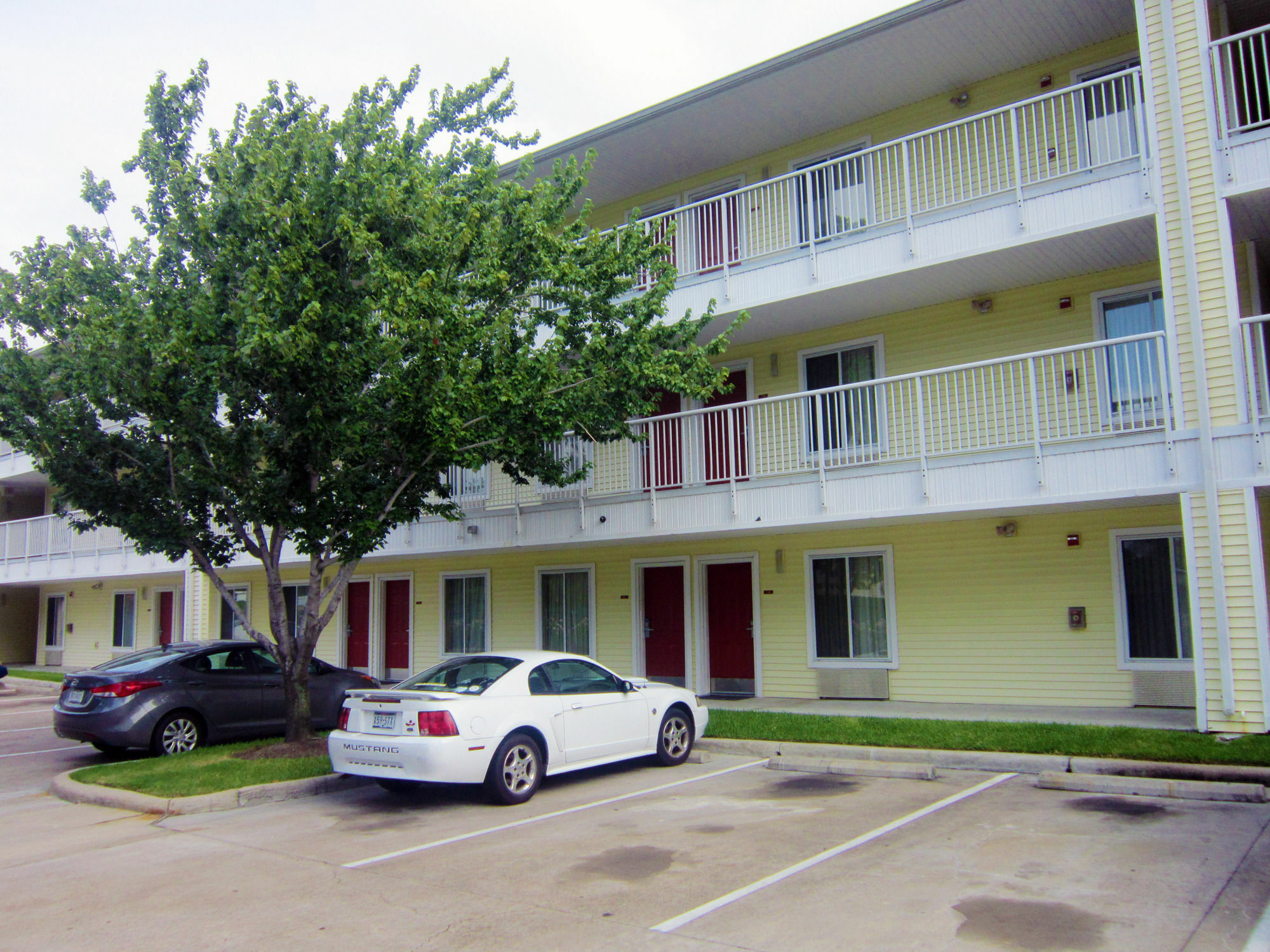 Hometowne Studios By Red Roof Houston - Northwest Extérieur photo